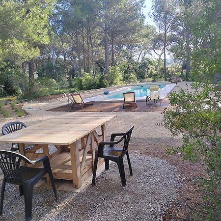 Le Clos Zinou Lambesc Esterno foto