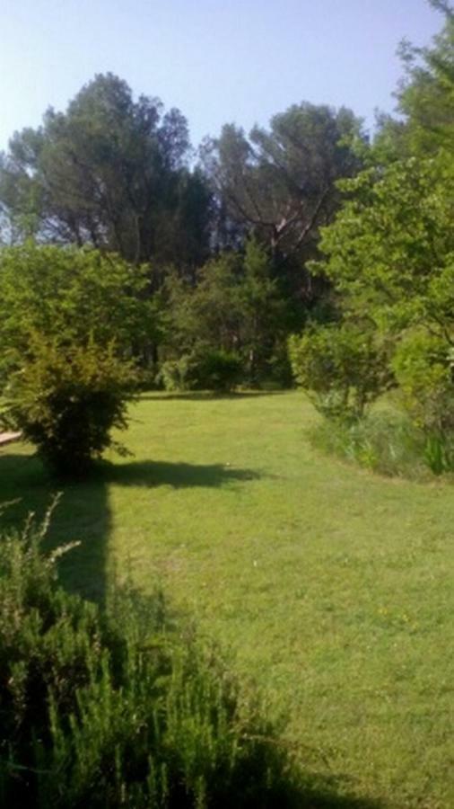 Le Clos Zinou Lambesc Esterno foto