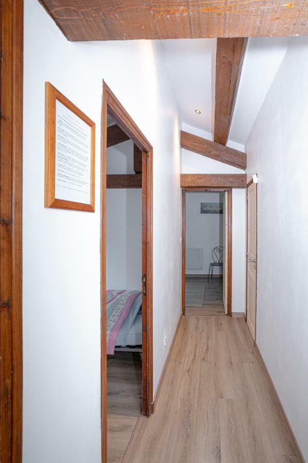 Le Clos Zinou Lambesc Esterno foto